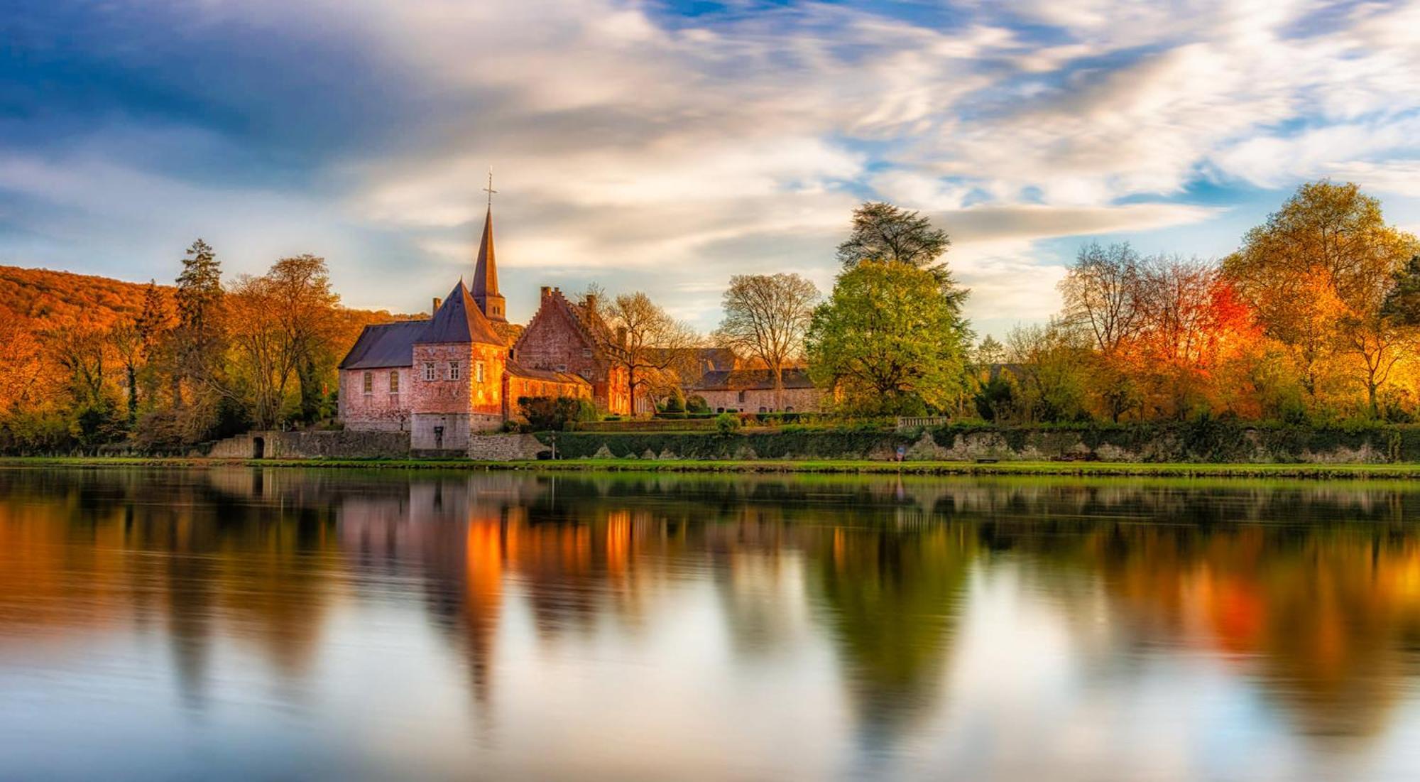 Maison Et Velos A Godinne Dans La Vallee De La Meuse 외부 사진